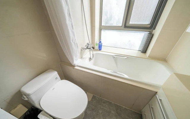 Tyms Luxury 2BR 1BA Apt Xujiahui Shops