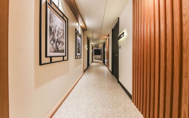 Gray 191 Hotel