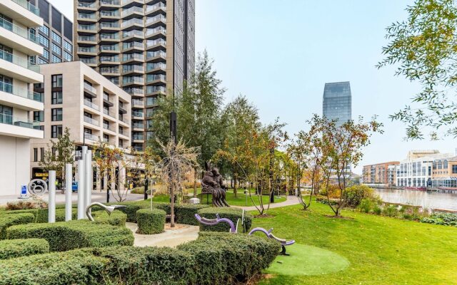 Immaculate New Studio Apartment in Canary Wharf