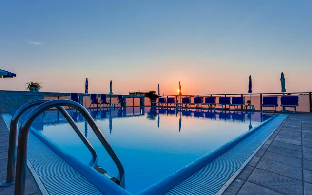 Renzo Hotel
