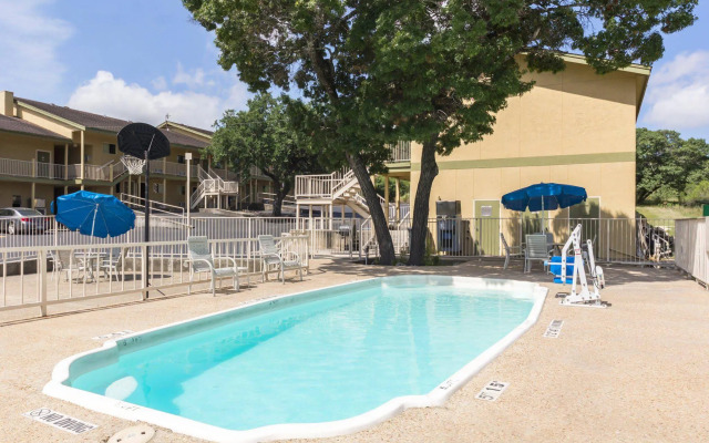 HillView Inn