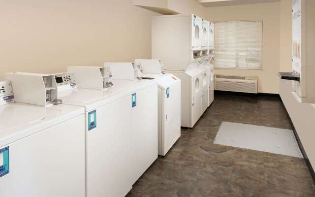 WoodSpring Suites Junction City