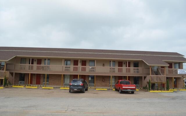 Granbury Inn & Suites