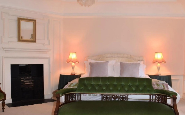 Newburgh House Bed & Breakfast