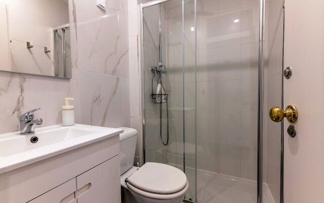 Bairro Alto Palace  Apartment for Large Groups