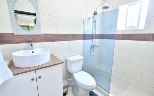 Gorgeous Spacious Property in Prime Beach Location