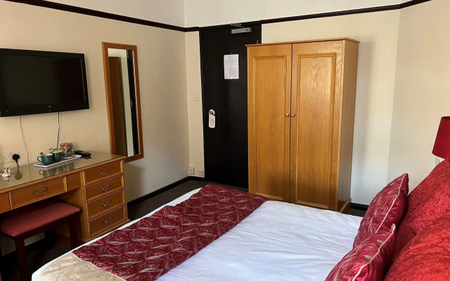 The Yenton Hotel