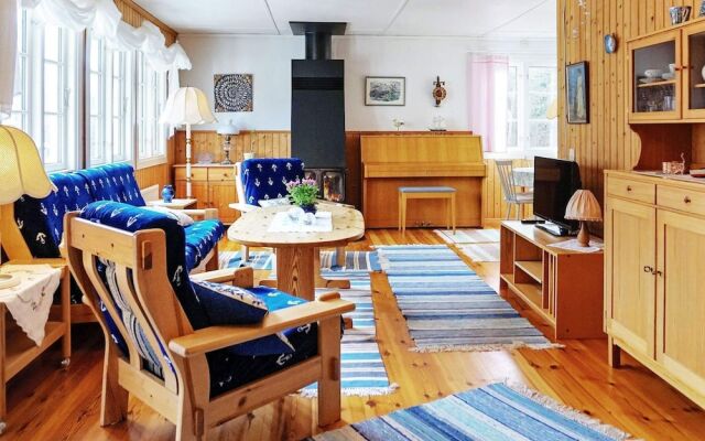 5 Person Holiday Home in Nösund