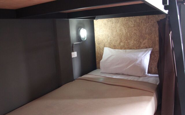 Vitamin Sea Hostel Phuket