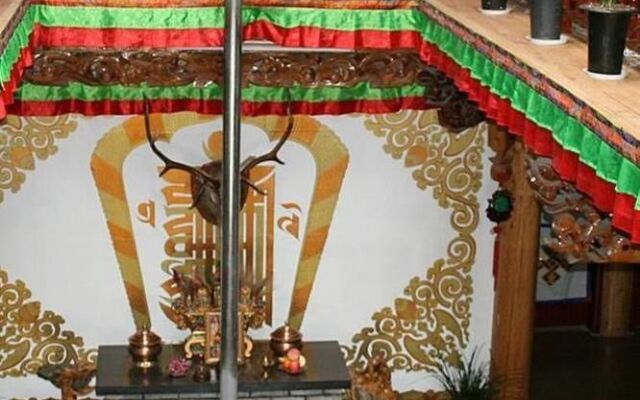 Shangri-la Tibetan Family Inn