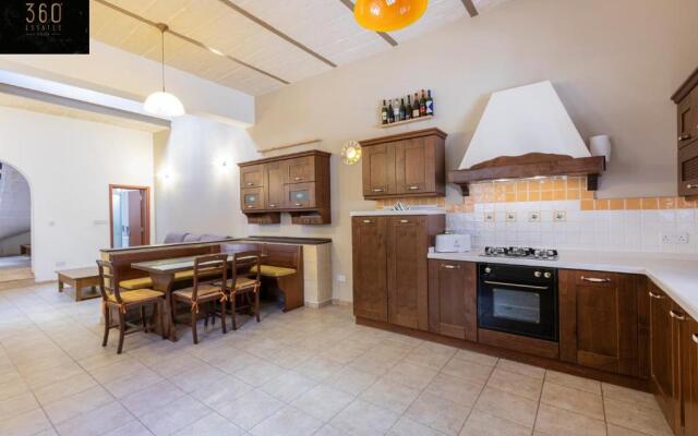 Amazing house in Sliema Central with BBQ & Parking by 360 Estates