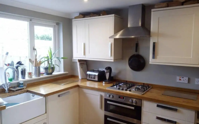 3-bed House, Sleeps 5, 5 min Walk From City Centre