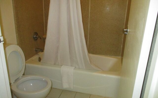 Days Inn By Wyndham Titusville Kennedy Space Center