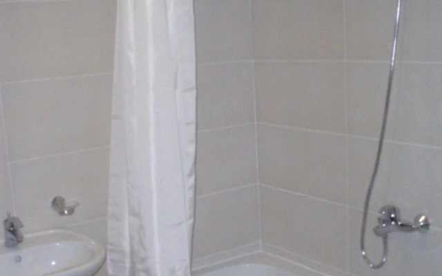 Rakhiv Hotel & Apartments