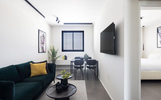 Skyline Serenity by tlv2rent