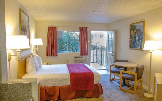 California Suites Hotel