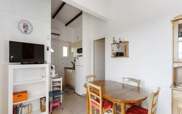 Stylish 2-bedroom Retreat in Agde