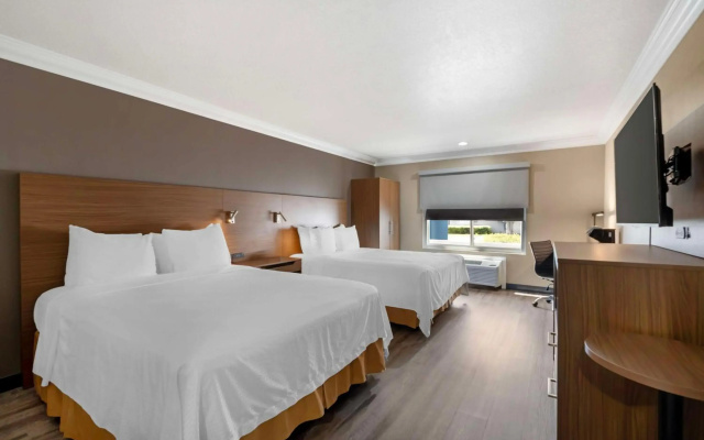 Holiday Inn Express and Suites Modesto by IHG