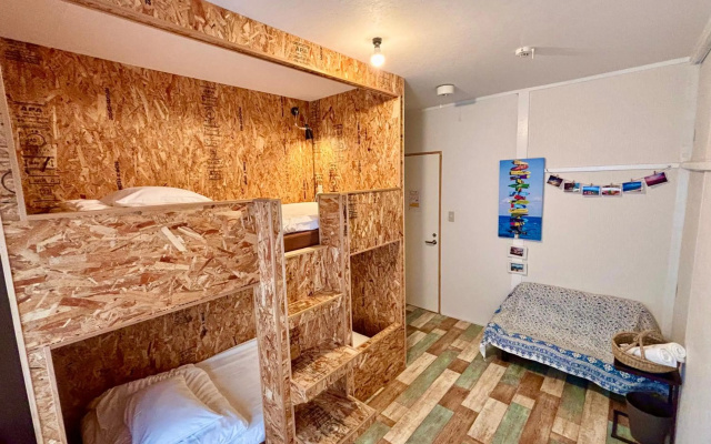 Galo Hostel Kobe – Guest Rooms – Kobe