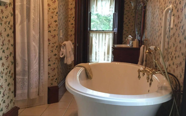 White Swan Inn Bed & Breakfast