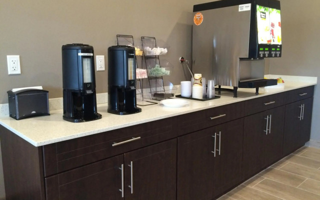 Meridian Inn & Suites Lloydminster