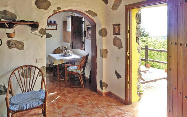 Apartment in Moya with terrace