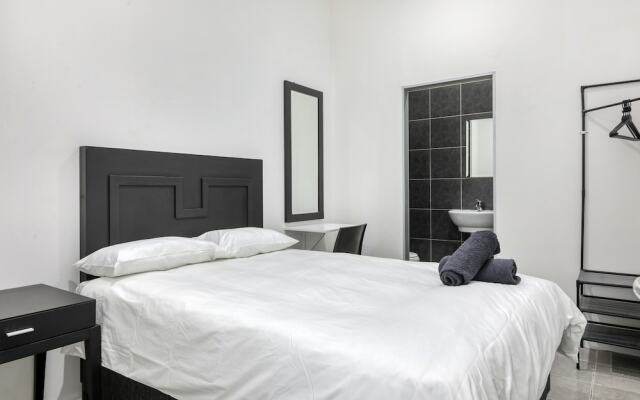 Inn & Out Express Sea Point