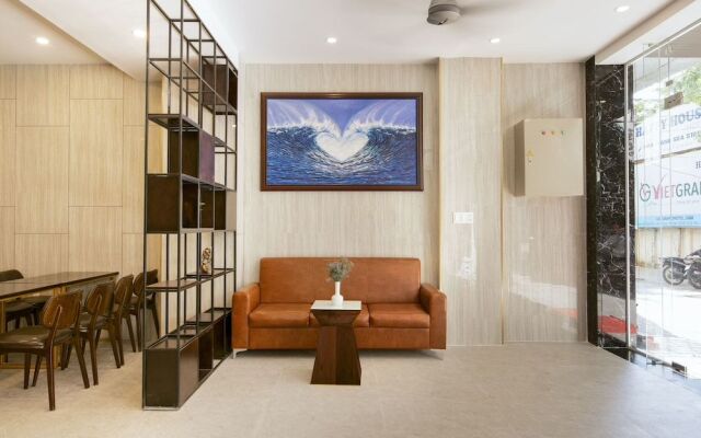 Titan Hotel (Formerly known as Golden Lotus Central)