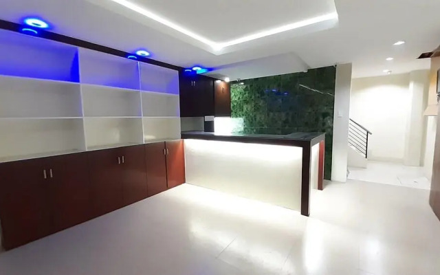 Jrja Hotel by OYO Rooms