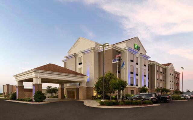 Holiday Inn Express & Suites Shawnee, an IHG Hotel