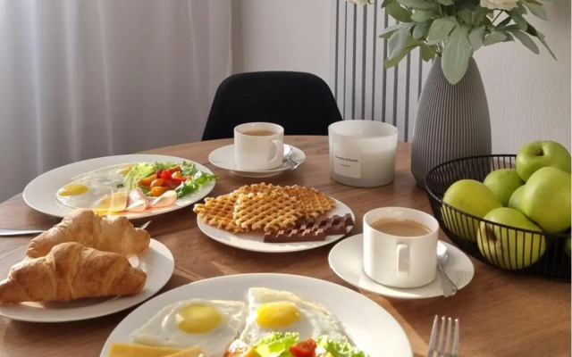 Апартаменты на проспекте Академика Cахарова 27