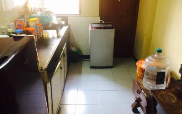 Near Airport 1Rk Shared Apartment Clean And Comfortable Stay