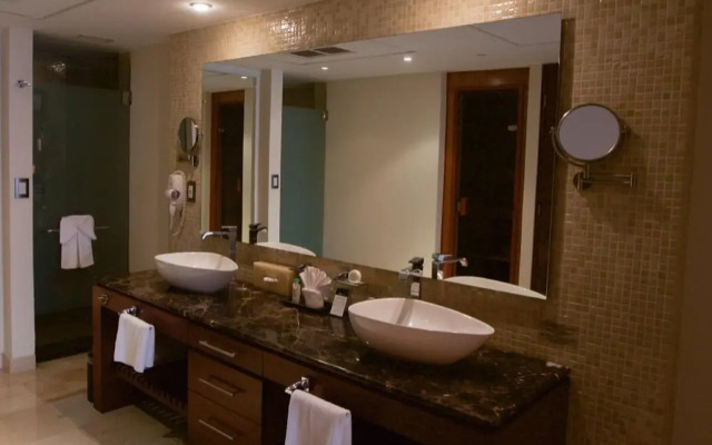 Azul Ixtapa Beach Resort and Convention Center - All Inclusive