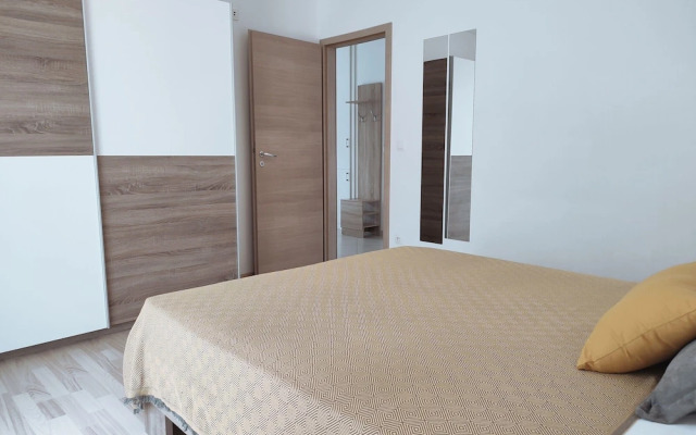 Modern Apartment in Kastel Stafilic With Fenced Garden