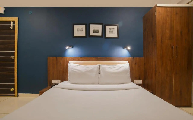 Fabhotel Shree Ram Palace