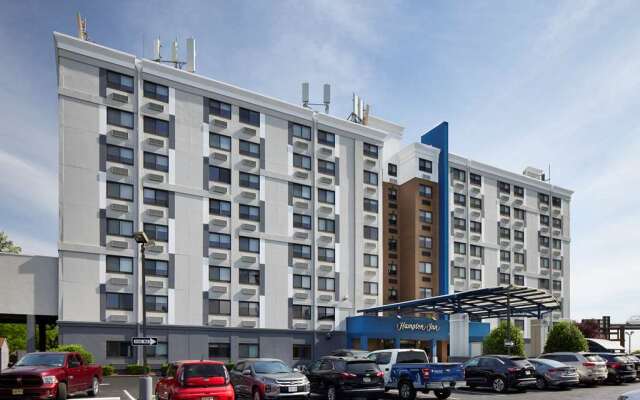 Hampton Inn Newark Airport