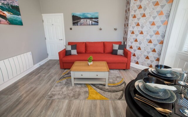 Chine Gardens Apartment