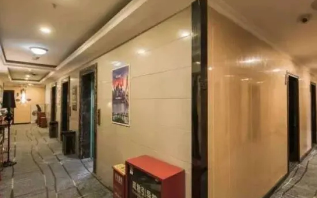 City Holiday Hotel (Chongqing West Railway Station)