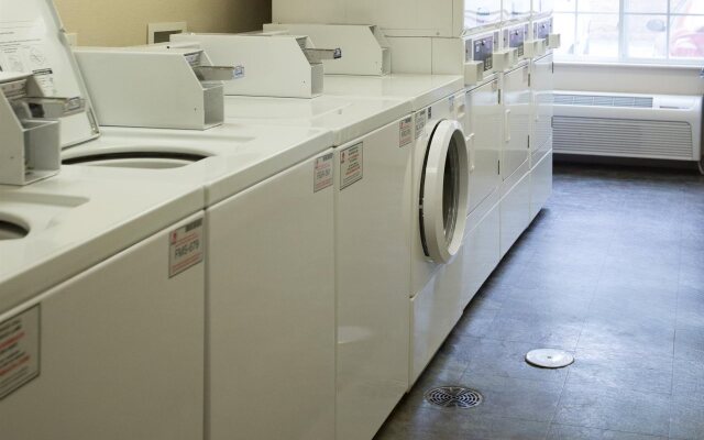 WoodSpring Suites Kansas City Mission