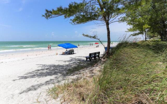 Sunset Beach House - Beach Hugger 2