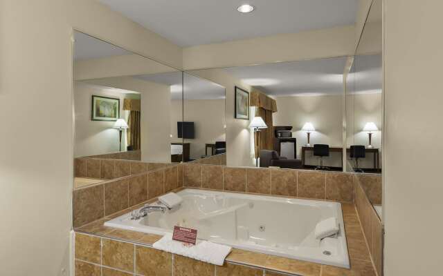 Best Western Lakewood Inn