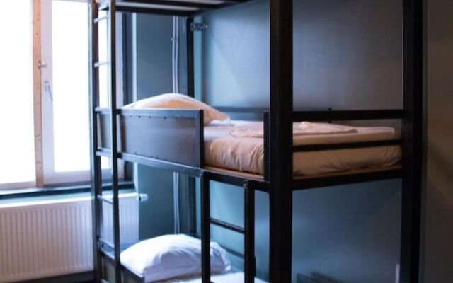 Crossroads Hostel Amsterdam