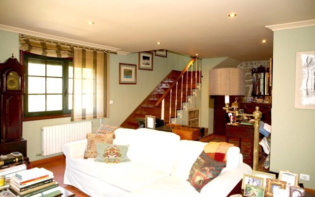 House With 5 Bedrooms in Pontevedra, With Enclosed Garden