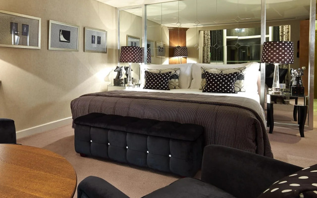 Chelsea Harbour Retreat
