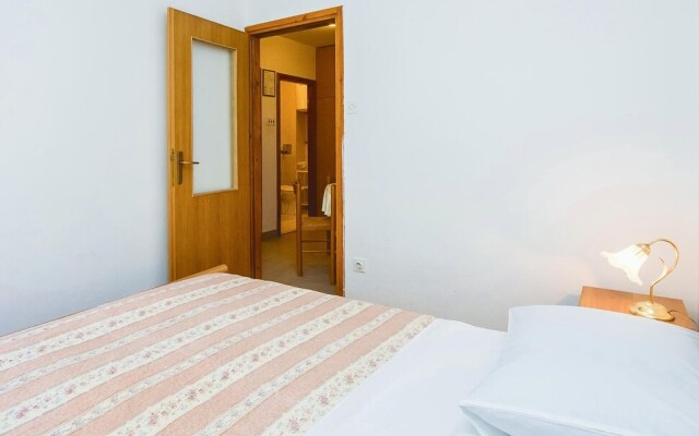 Beautiful Home in Lokva Rogoznica With Wifi and 2 Bedrooms