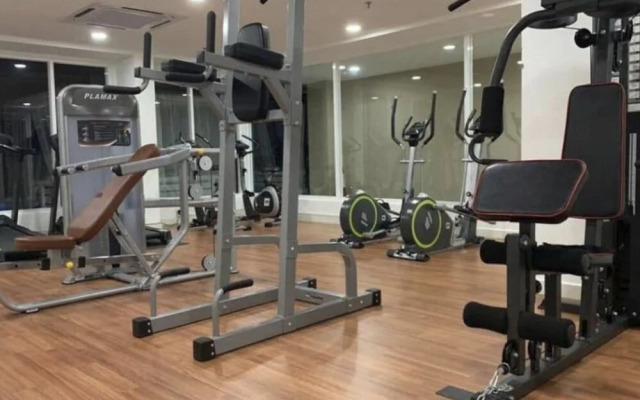 Champs Elysees Homestay by Landmark