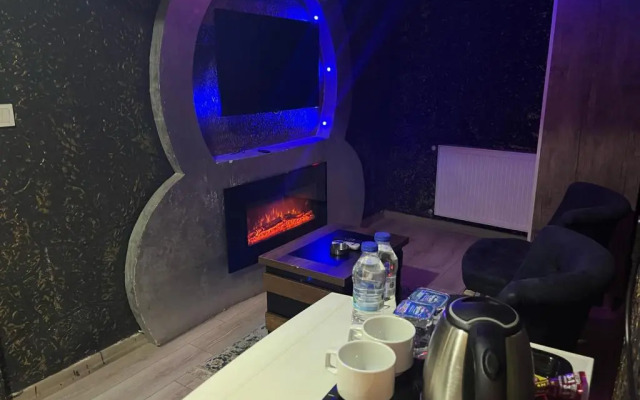 Hevi̇n Hotel