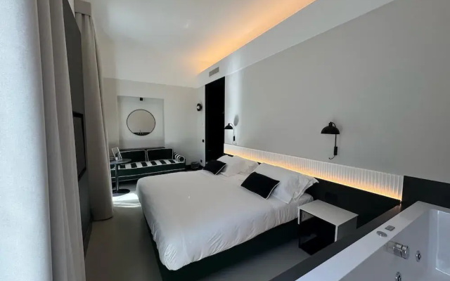 Adaram Suites