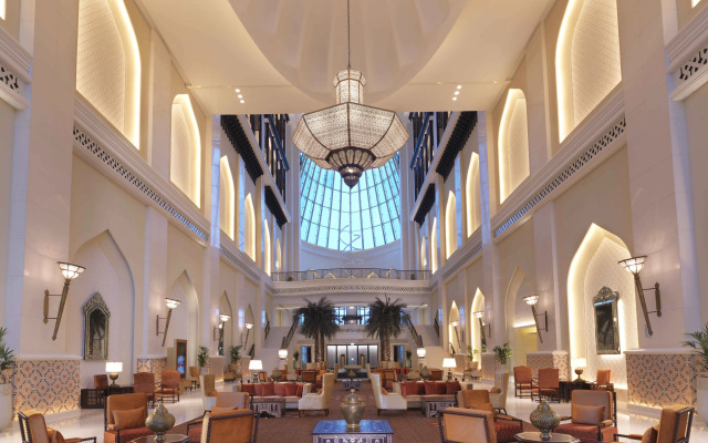 Bab Al Qasr Hotel