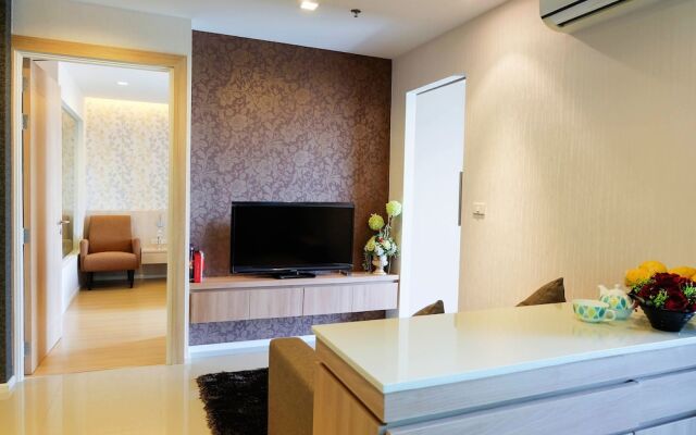 Kanyarat Lakeview Condominium by Wilai